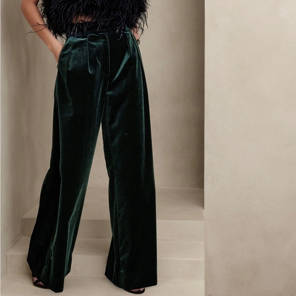 Banana Republic green velvet pants - Picture 1 of 3